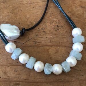 Set of 2 leather and pearl necklaces . Pearl and natural stone necklaces. BoHo